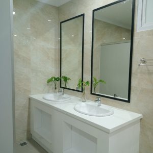Gạch nhập khẩu Ấn Độ 60x60cm vân vàng BZ1121