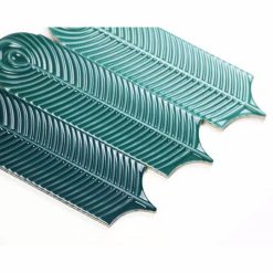 Gạch thẻ ốp tường trang trí lông vũ kích thước 90*300mm mã L90300-04 (xanh lá cây đậm)