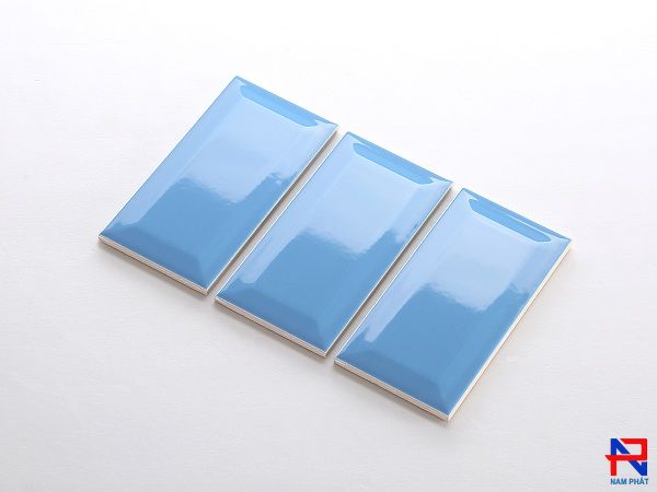Gạch thẻ ốp tường nhập khẩu vát cạnh xanh dương KT 75x150mm