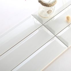 Gạch thẻ ốp tường nhập khẩu vát cạnh trắng KT 75x300mm HM-GNK019