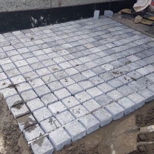 Đá cubic xanh đen băm mặt 10x10x5cm(3cm)