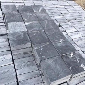 Đá cubic xanh đen băm mặt 10x10x5cm(3cm)