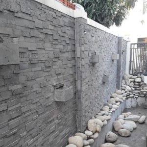 Đá ong đen xám ghép ốp tường, lát nền, trang trí sân cổng, tường rào