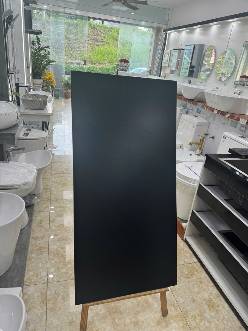 Gach 60x120 đen trang (4) Gạch Ốp Lát 60x120cm Trung Quốc màu đen trắng men mờ 12673 – 12647